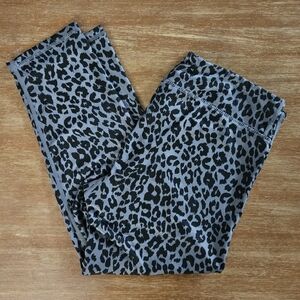 Gray Black Leopard Print Womens Crop Leggings Size Large Pants Cheetah Leggings